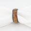 Anillo de cerámica negra SCOTCH con incrustaciones de madera de barril de whisky (8 mm)