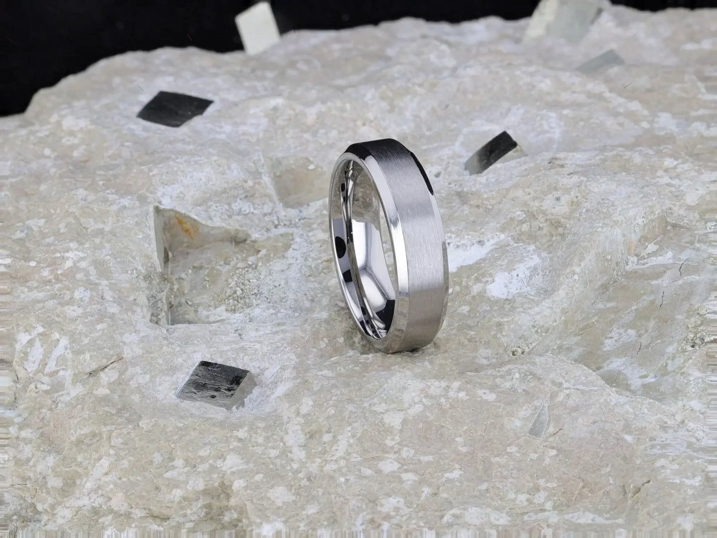 Infographic style image listing specs of SHIRE titanium ring, widths 6mm & 8mm
