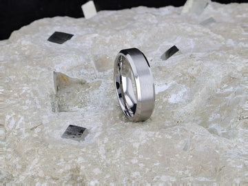 Infographic style image listing specs of SHIRE titanium ring, widths 6mm & 8mm