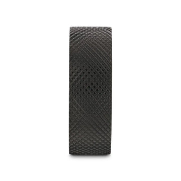 Front-on view of the ring highlighting the crosshatch knurled pattern around the band