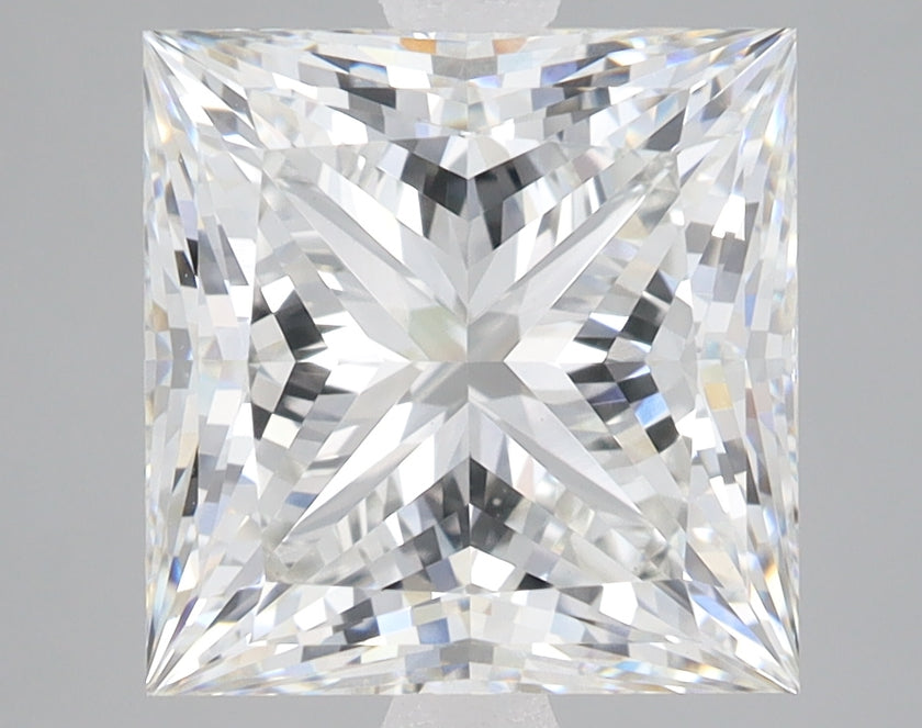 Princess cut lab-grown diamond with brilliant faceting and light refraction, displayed on neutral background.